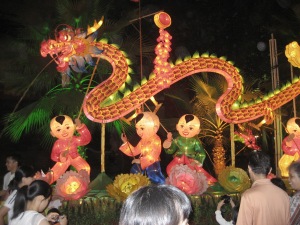 Lantern showing the Dragon dance